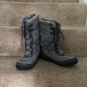 Grey Quilted Columbia Minx Mid II Omni Heat Boot Size 9